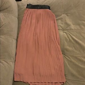 Dusty rose pleated skirt